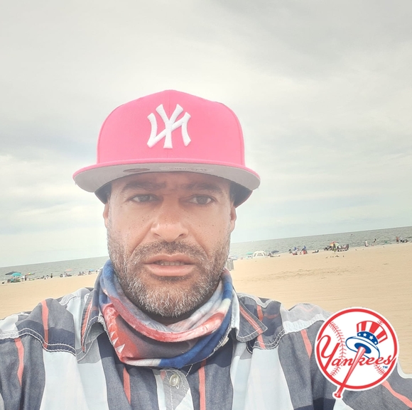 Profile Picture of Darren Slater (@yslate22) on Poshmark