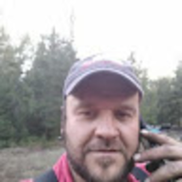 Profile Picture of Andrew m. Perrins (@jackschidt311) on Poshmark