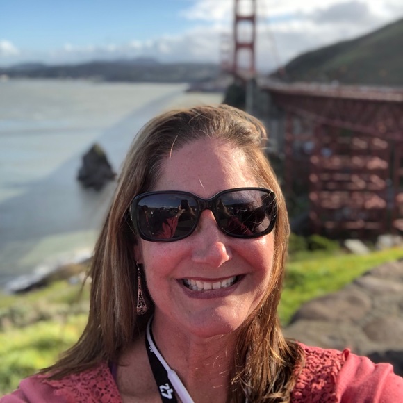 Profile Picture of Terri Chaklos (@nvrqyet) on Poshmark