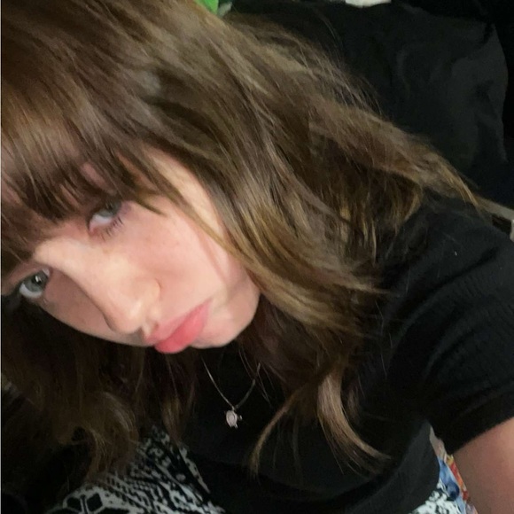 Profile Picture of Kleya Zamora (@kleyazamora) on Poshmark