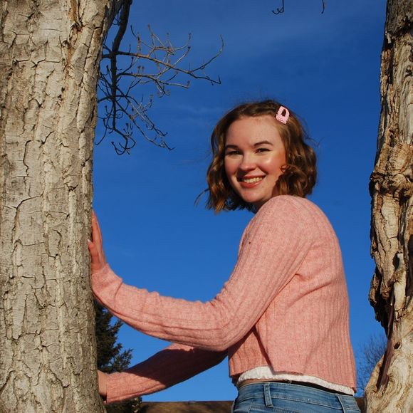 Profile Picture of Carly Quinn (@carlyquinn140) on Poshmark