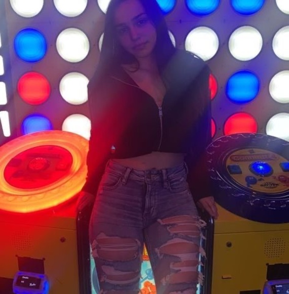 Profile Picture of Shaunna Stiller (@shaunna_stiller) on Poshmark