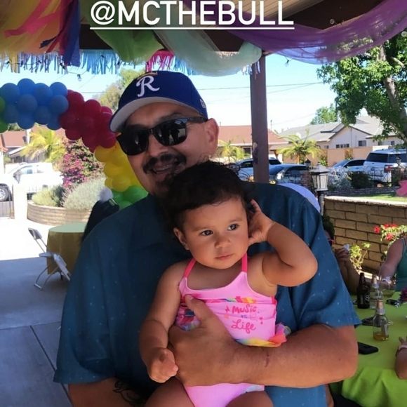 Profile Picture of Michael Chavez (@thebull927) on Poshmark