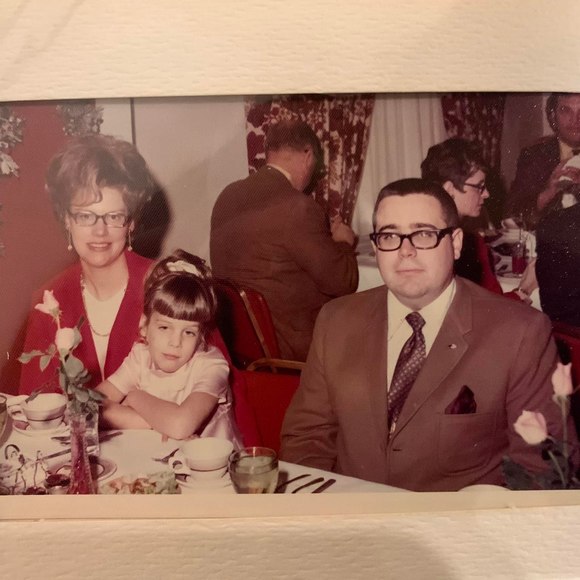 Profile Picture of Laurie Maveus (@lauriemaveus) on Poshmark