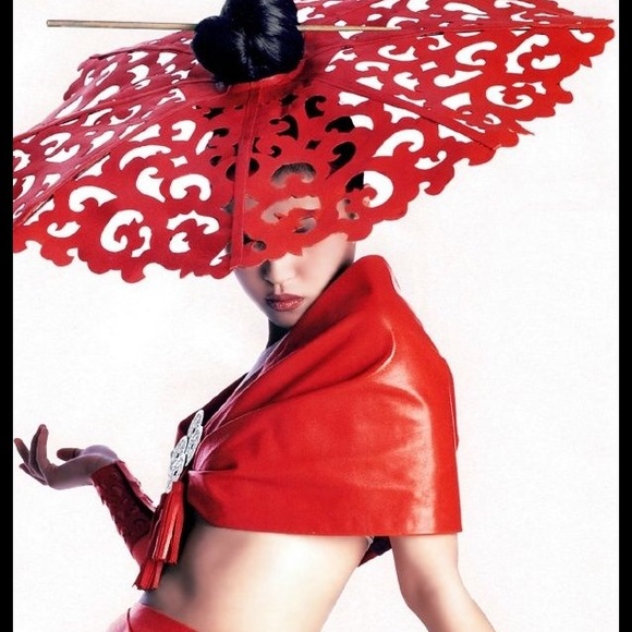 Profile Picture of Ivy Phillips (@ivyfang) on Poshmark