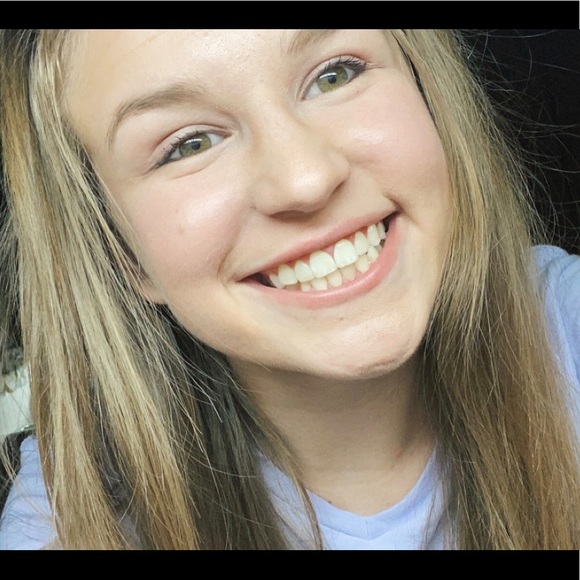 Morgan Wixson - Poshmark Profile Picture of Morgan Wixson (@morganwixson1) on Poshmark