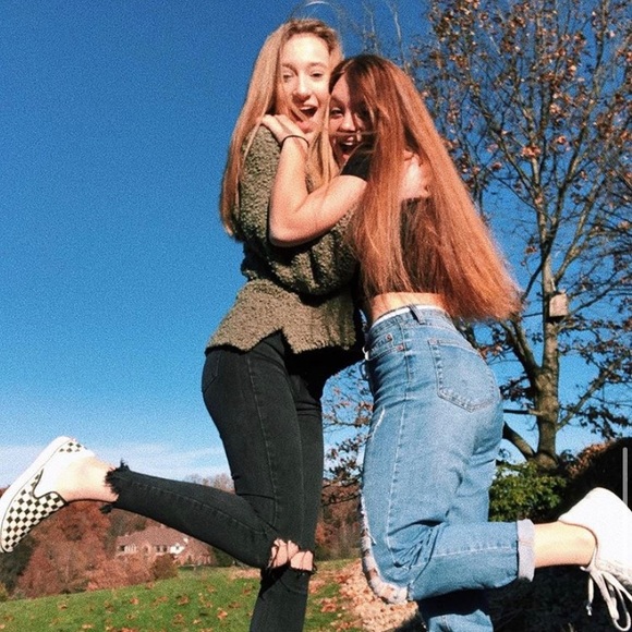 Profile Picture of Morgen Burgardt (@morgenrose) on Poshmark