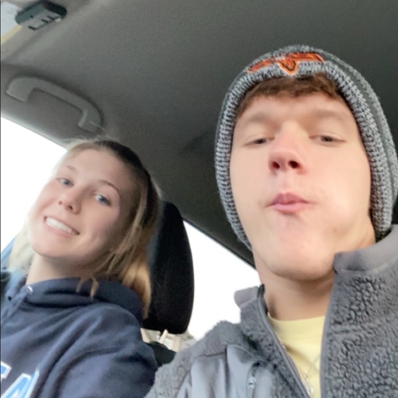 Profile Picture of David Pecha (@davidpecha) on Poshmark