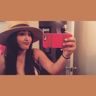 Profile Picture of Megan Garcia ☀ (@DangMegan_) on Twitter