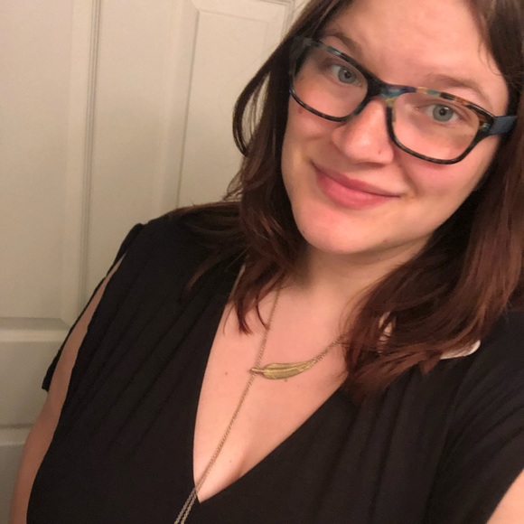 Profile Picture of Alyssa Roszkowski (@aroszkuz) on Poshmark