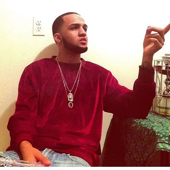 Profile Picture of Edwin Moronta (@edwinmoronta12) on Poshmark