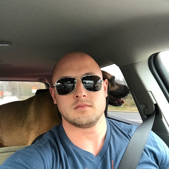 Matt Burttram - Poshmark Profile Picture of Matt Burttram (@mattb4686) on Poshmark