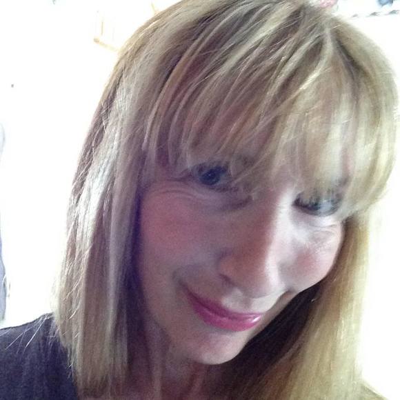 Profile Picture of Brenda Insalaco (@brendainsalaco) on Poshmark