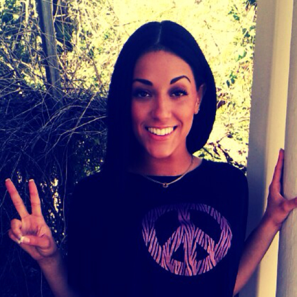 Profile Picture of Cherisse Alessandra (@cherisse_music) on Poshmark