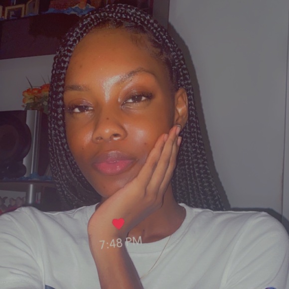 Profile Picture of Moniece Moodie (@moniecemoodie) on Poshmark