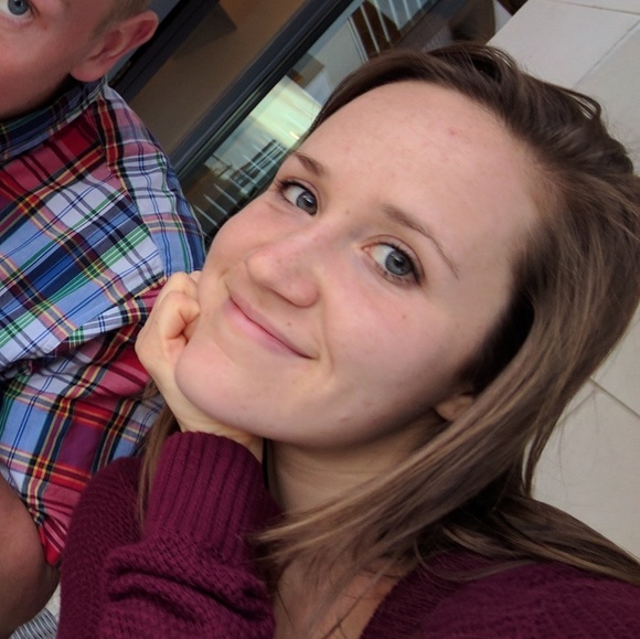 Profile Picture of Lauren Evrard (@levrard) on Poshmark