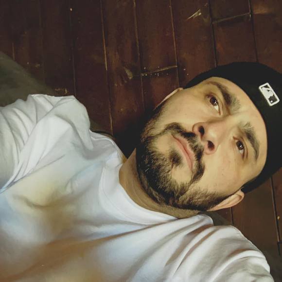 Daniel Santa cruz - Poshmark Profile Picture of Daniel Santa cruz (@dsancruz13) on Poshmark