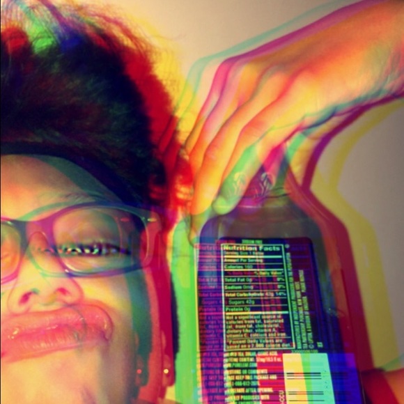 Profile Picture of Ariana Manforte (@vibewariii) on Poshmark