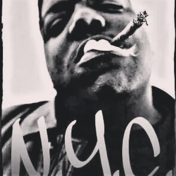 Showtime Bables - Poshmark Profile Picture of Showtime Bables (@tonykl) on Poshmark