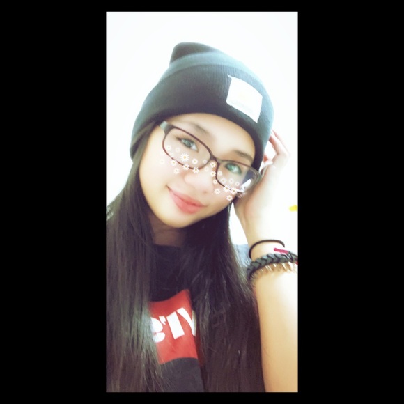 Profile Picture of Cindy Huang (@_cindyyxoxo) on Poshmark