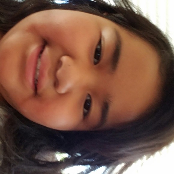 Profile Picture of Mary Moeai (@mmoeai) on Poshmark