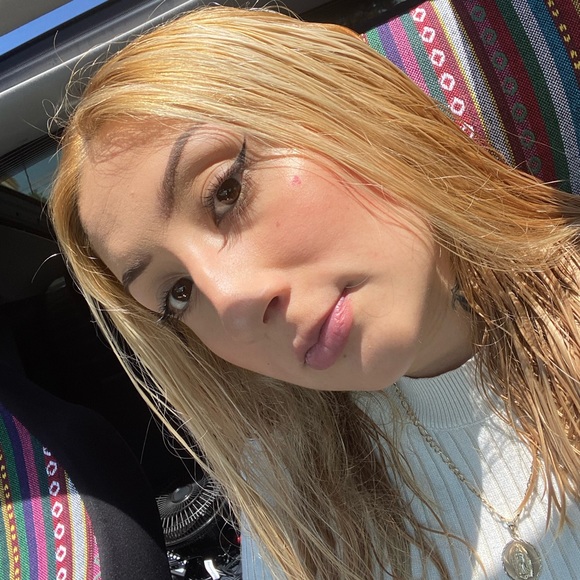Profile Picture of Lorena Rocha esparza (@1999rochae) on Poshmark