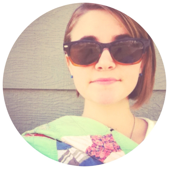 Profile Picture of Leah Coffman (@fourreyes) on Poshmark