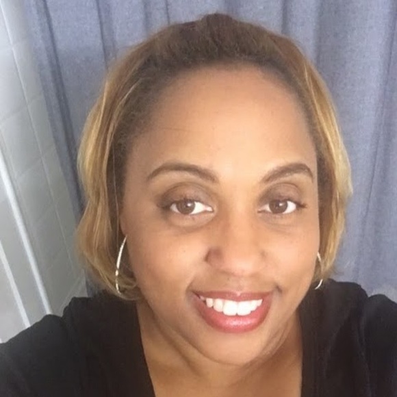 Profile Picture of Aisha Roach (@kaisimpson14) on Poshmark