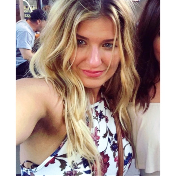 Profile Picture of Frances Jean (@fjwish) on Poshmark
