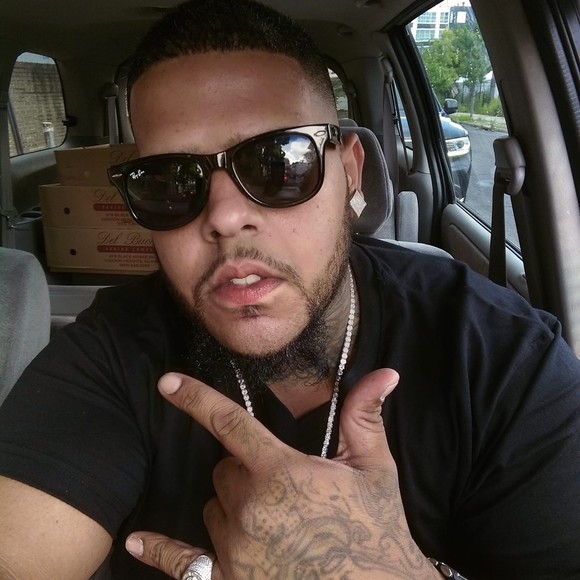 Profile Picture of Pete Moore (@lisaandpete253) on Poshmark