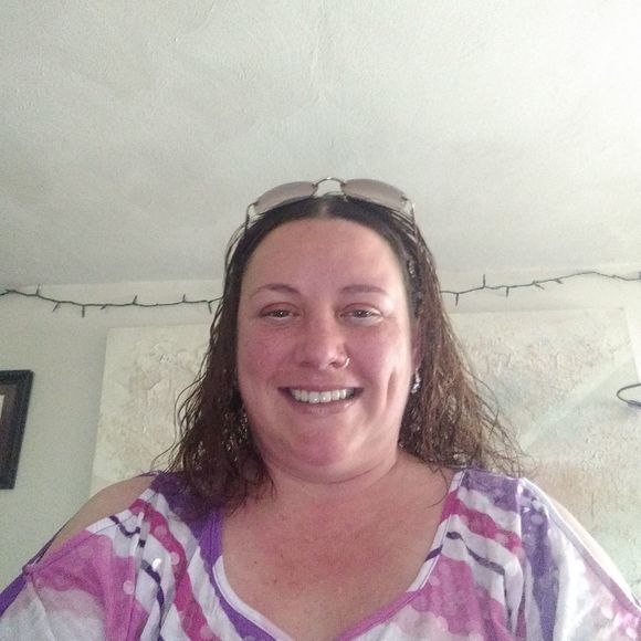 Profile Picture of Michaela Silveira (@micbri08) on Poshmark