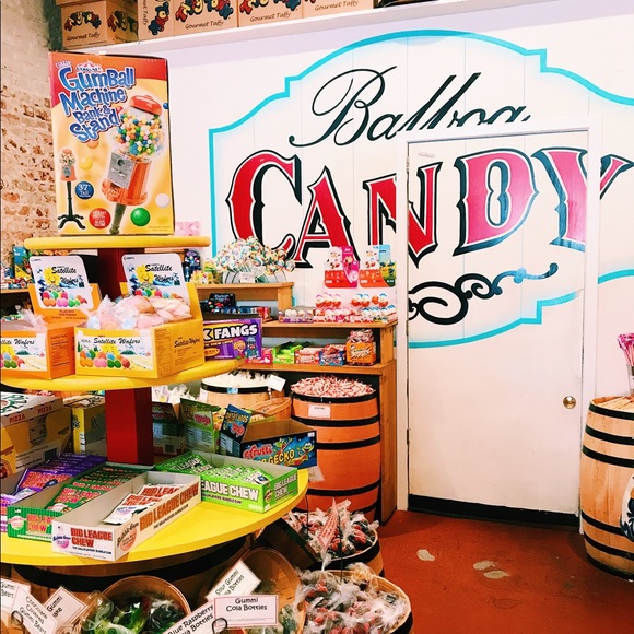 Profile Picture of Mackenzie Schwertl (@mackenziiees18) on Poshmark