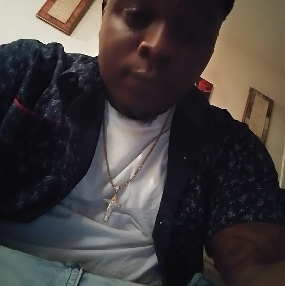 Profile Picture of Josh Mac (@joshmac52) on Poshmark