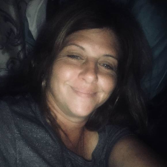 Profile Picture of Kelly Sendejo (@kellysendejo) on Poshmark