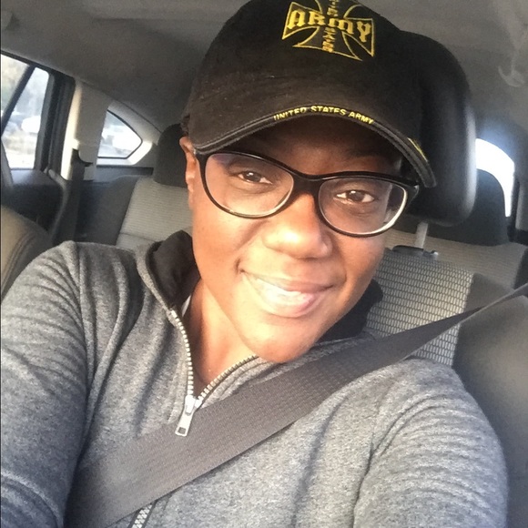 Profile Picture of Renee Claude (@malove21) on Poshmark