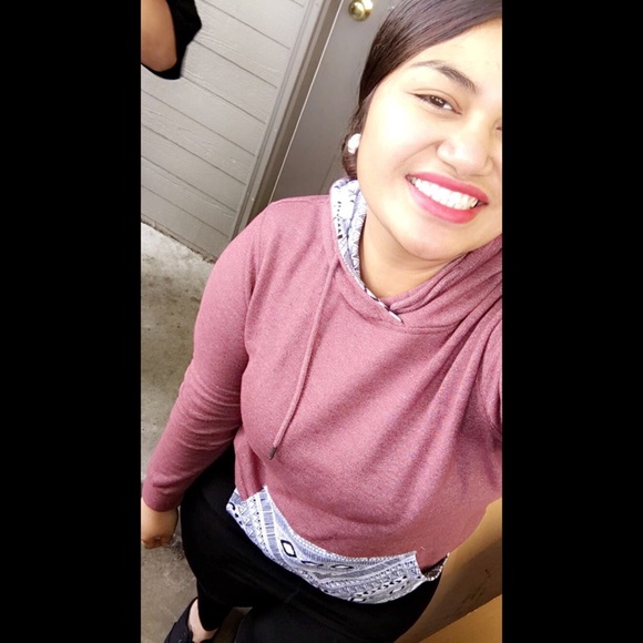 Profile Picture of Tuituionatoaitele Siaumau (@boss_tui) on Poshmark