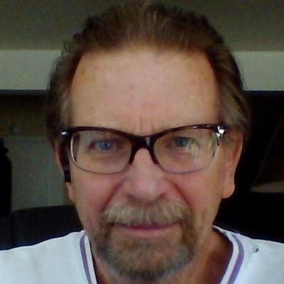 Profile Picture of Douglas Schneider (@douglasmacDoug) on Twitter