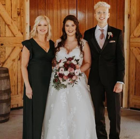 Profile Picture of Amy Dozier dangel (@amy_dangel) on Poshmark