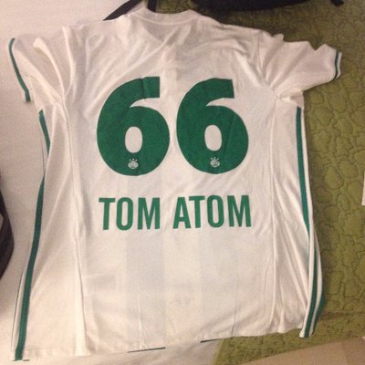 Profile Picture of Tom Atom (@tomatom66) on Twitter
