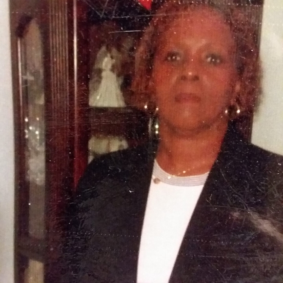 Profile Picture of Maxine Allen (@nursemac55) on Poshmark