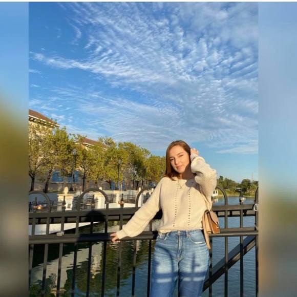 Profile Picture of Paula Serrano (@paula298) on Poshmark