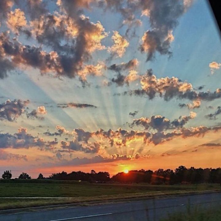 Profile Picture of ★彡 𝗟𝗨𝗡𝗔彡★ (@kathy.oficial) on Tiktok