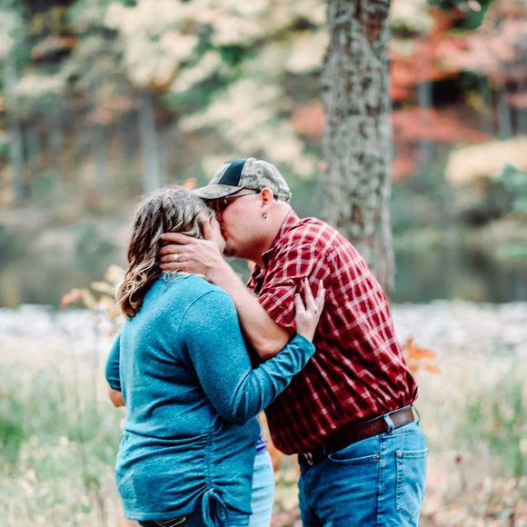 Profile Picture of Heather Barquist (@heath_bar105) on Poshmark