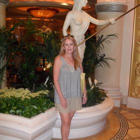 Profile Picture of Magda Stark (@bevhillsmom) on Pinterest