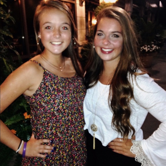 Profile Picture of Emily Vandersip (@emilyvander15) on Poshmark