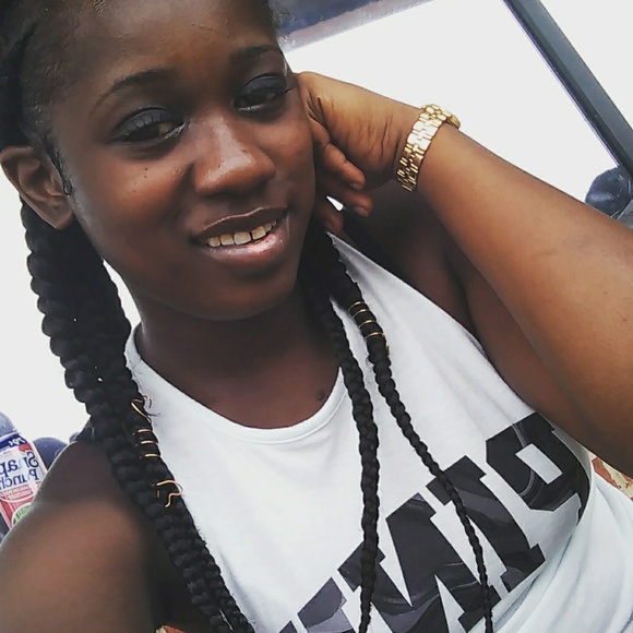 Profile Picture of Tyees Roberts (@tyees24) on Poshmark