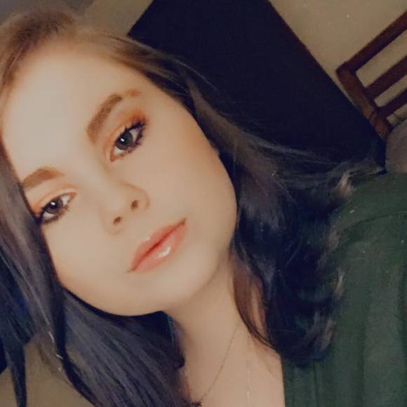 Profile Picture of Morgan Vanover (@morganvanover) on Poshmark