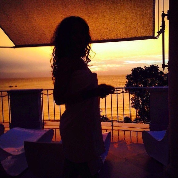 Profile Picture of Candice Garrett (@candxce__) on Poshmark