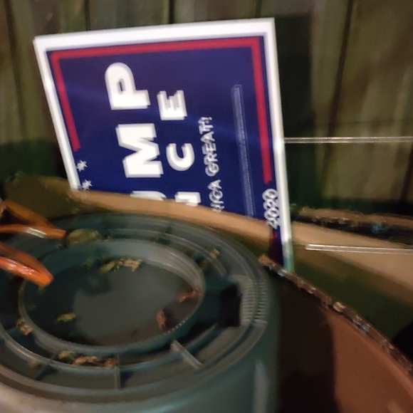 Profile Picture of Michael Hollis (@retailmeemails) on Poshmark