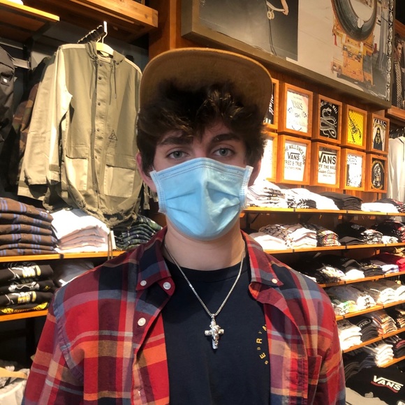 Profile Picture of Hayden Davis (@haydenoof) on Poshmark